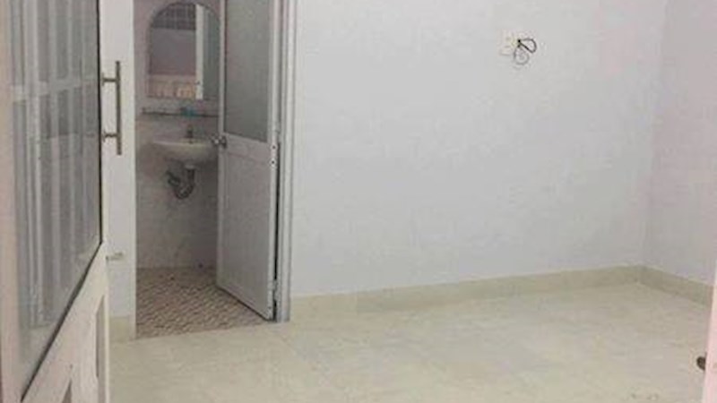 Phòng cho thuê 20m2 gần ngã tư Hàng Xanh và chợ Bà Chiểu