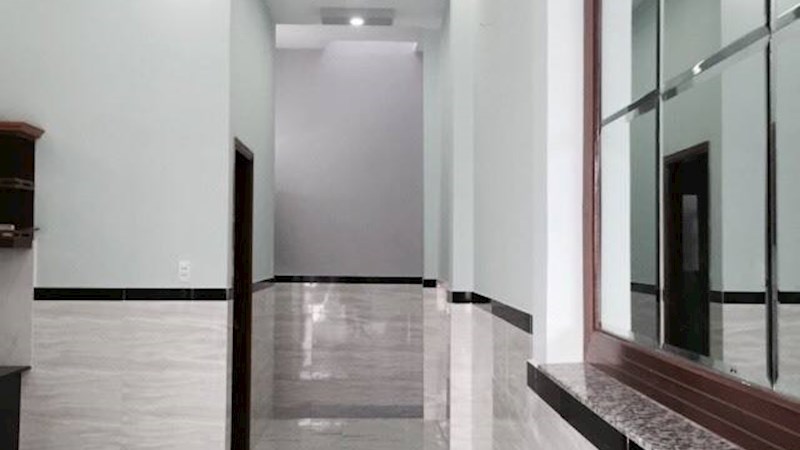Bán nhà mới xây, đúc thật, sổ hồng riêng, 899 triệu, 1 trệt 1 lầu, cách cầu Tham Lương 15 phút