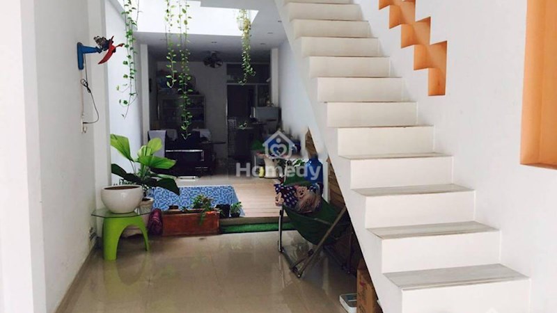 Cho thuê nhà nguyên căn có hồ bơi trong nhà, diện tích sử dụng 100m2, giá 13 triệu/tháng
