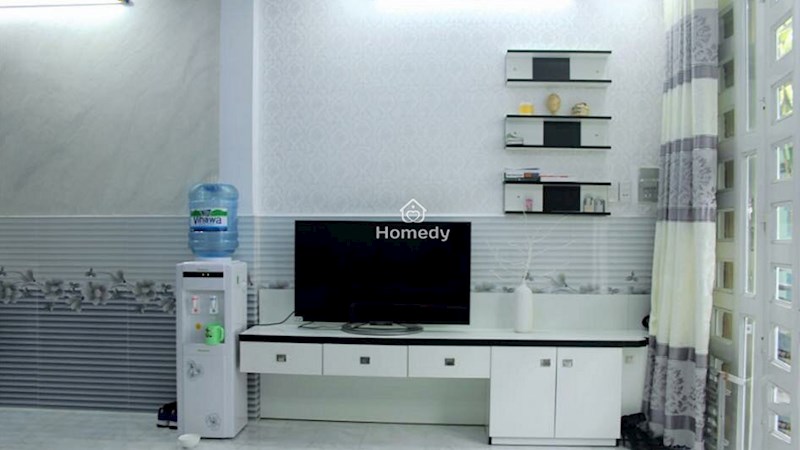 Chính chủ đi nước ngoài cần bán nhà gấp bao nội thất xịn, vào ở luôn