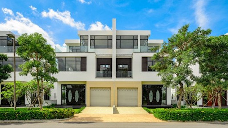 Gia đình cần bán lại biệt thự Lucasta Khang Điền, 175m2, vị trí đẹp, giá 10 tỷ
