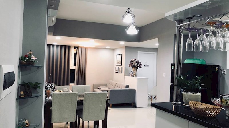 10 triệu/tháng – cho thuê nhanh căn hộ 2 phòng ngủ view hồ bơi đẹp tại The Park Residence